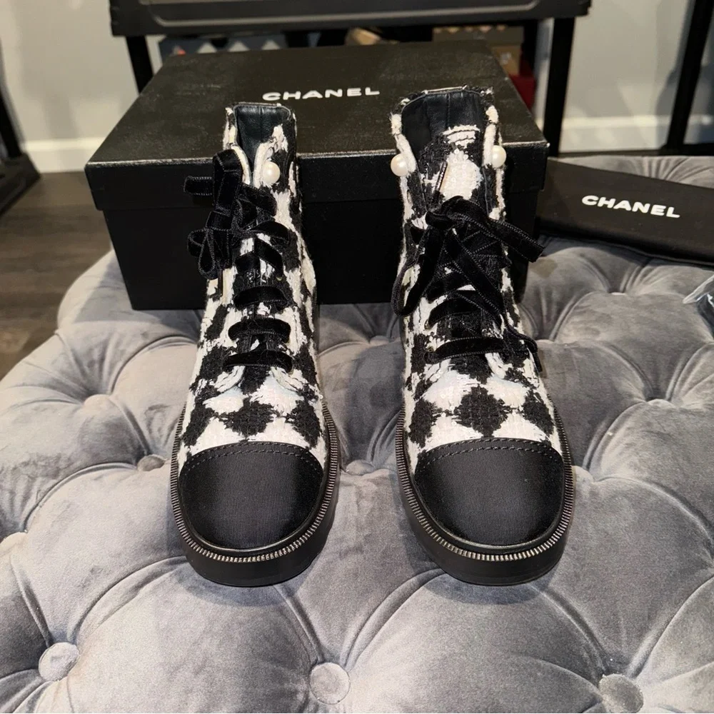 New Size 38.5 Chanel Tweed Black White Lace Up Ankle Boots